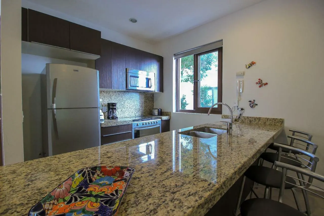 Apartment Fantastic Condo With Balcony, High Speed Internet, Pool Facilities In Akumal