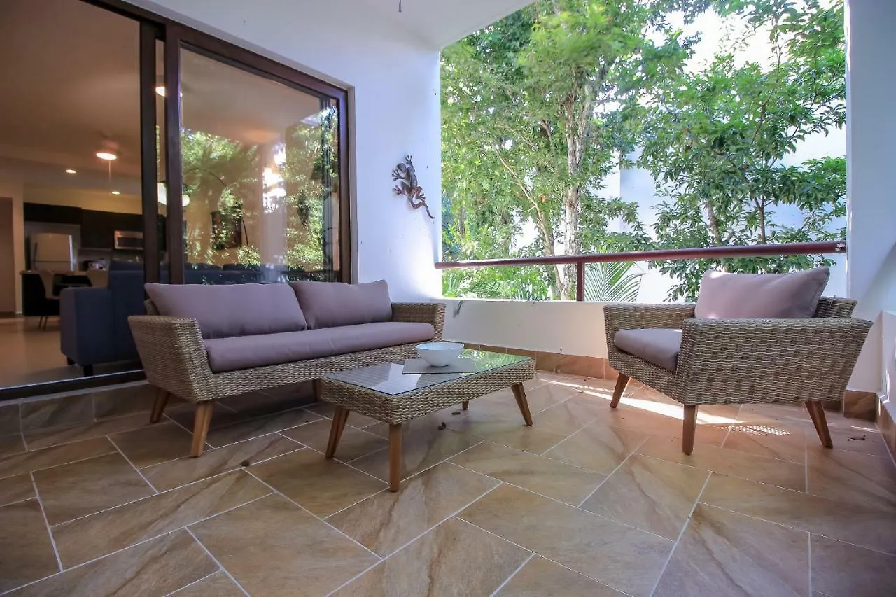 Fantastic Condo With Balcony, High Speed Internet, Pool Facilities In Akumal