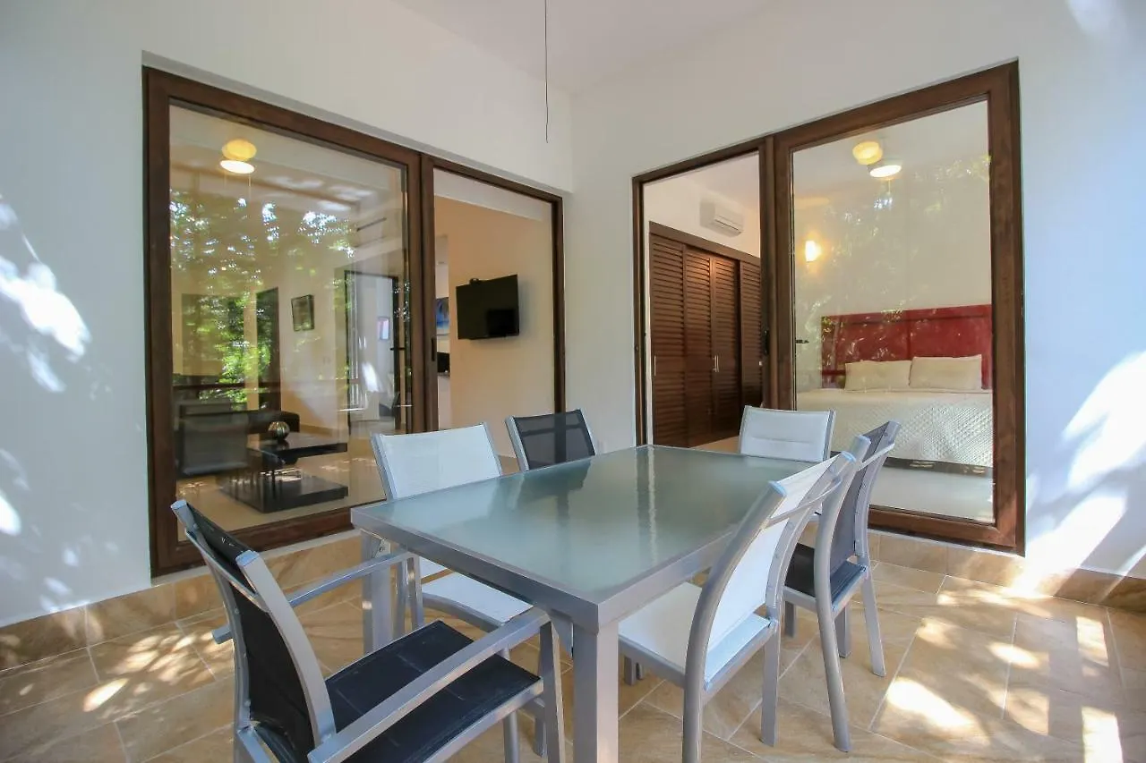 Fantastic Condo With Balcony, High Speed Internet, Pool Facilities In Akumal 0*,