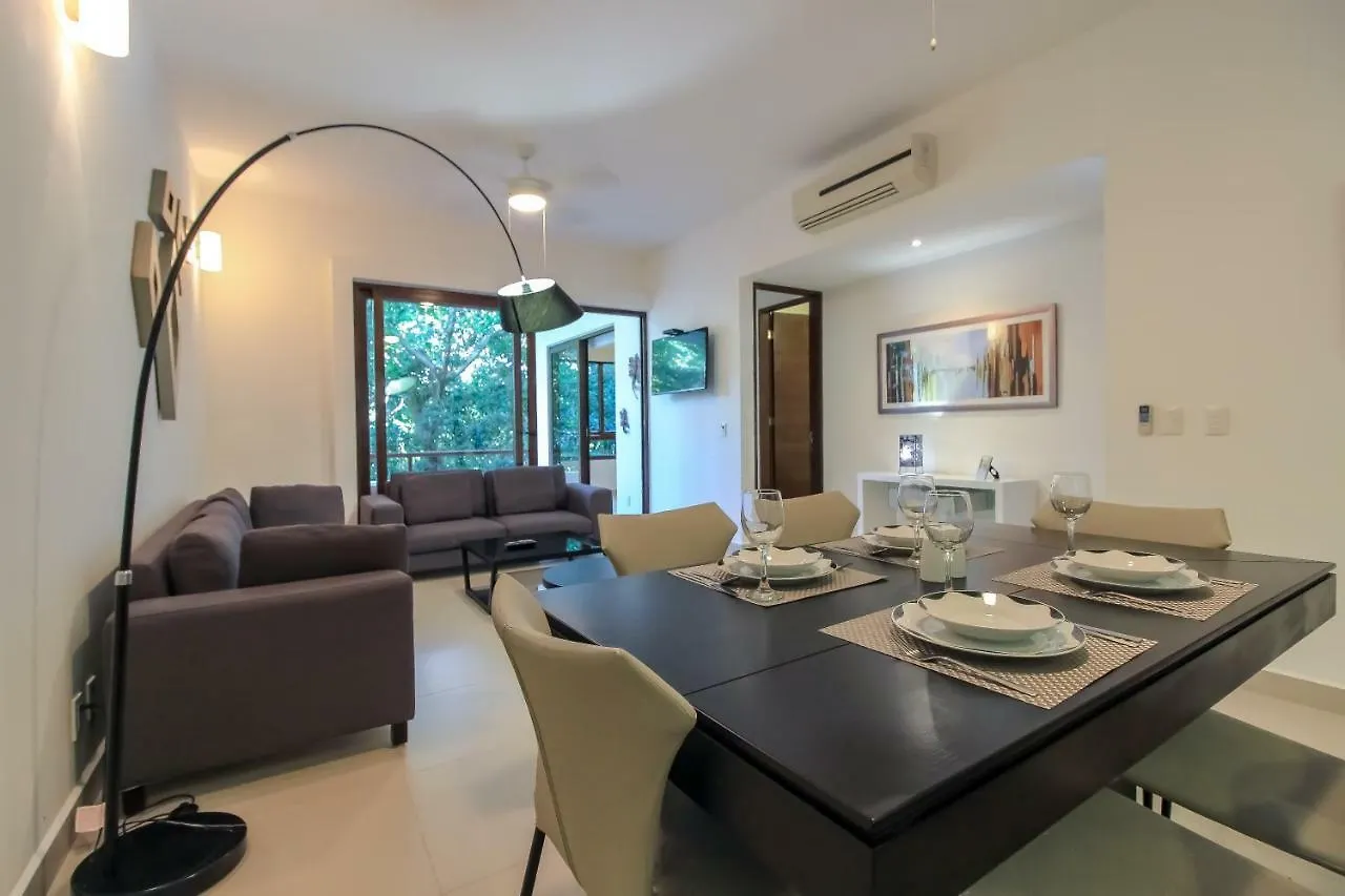 Fantastic Condo With Balcony, High Speed Internet, Pool Facilities In Akumal Mexiko